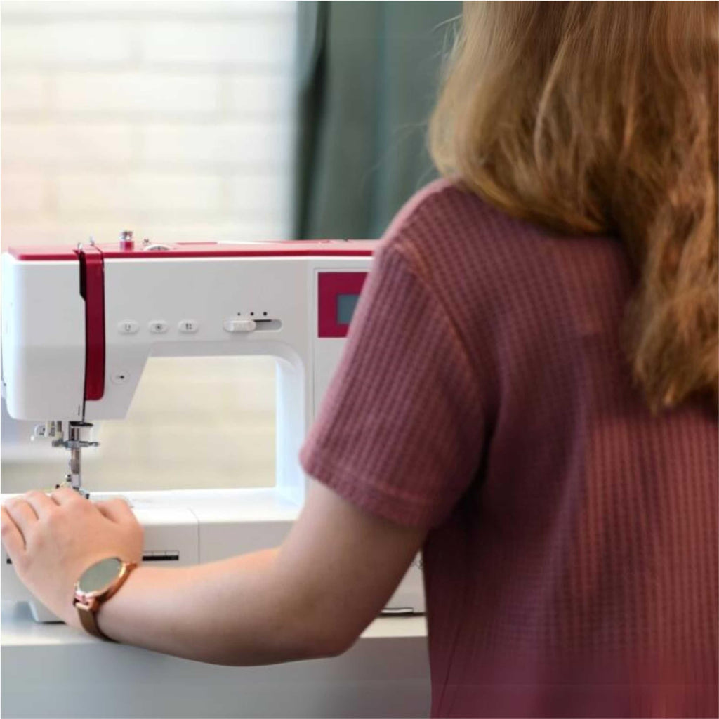 Machine à coudre électronique Sew&GO8 197 programmes de couture avec écran LCD bras libre patchwork et matelassage