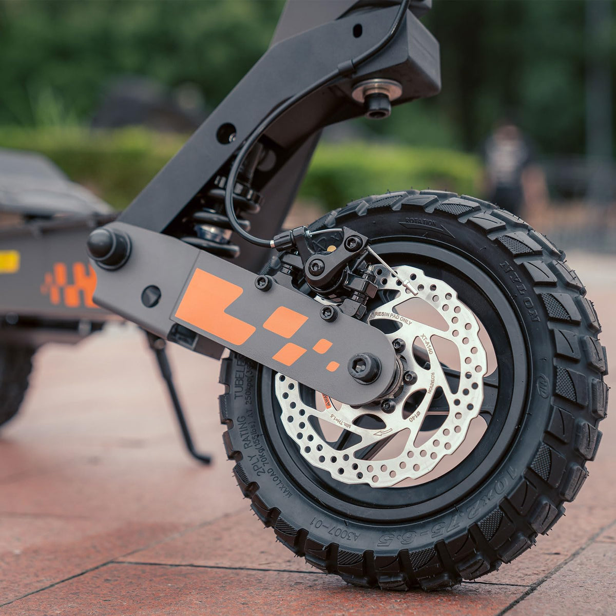 Trottinette électrique G2 adulte pliable 48V 15,6Ah autonomie 55 km pneus tubeless 10 pouces double suspension freins à disque avant arrière