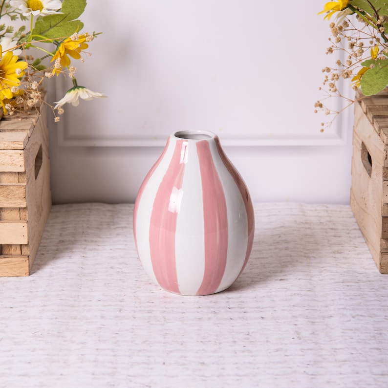 Vase décoratif tulipe en céramique émaillée rayé rose, vert et blanc 13x10x10 cm