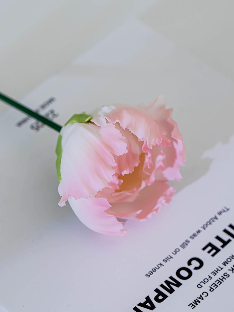 Bouquet de fleurs en céramique, Lys non ouverts, Décoration intérieur moderne, Cadeau Fête des Mères