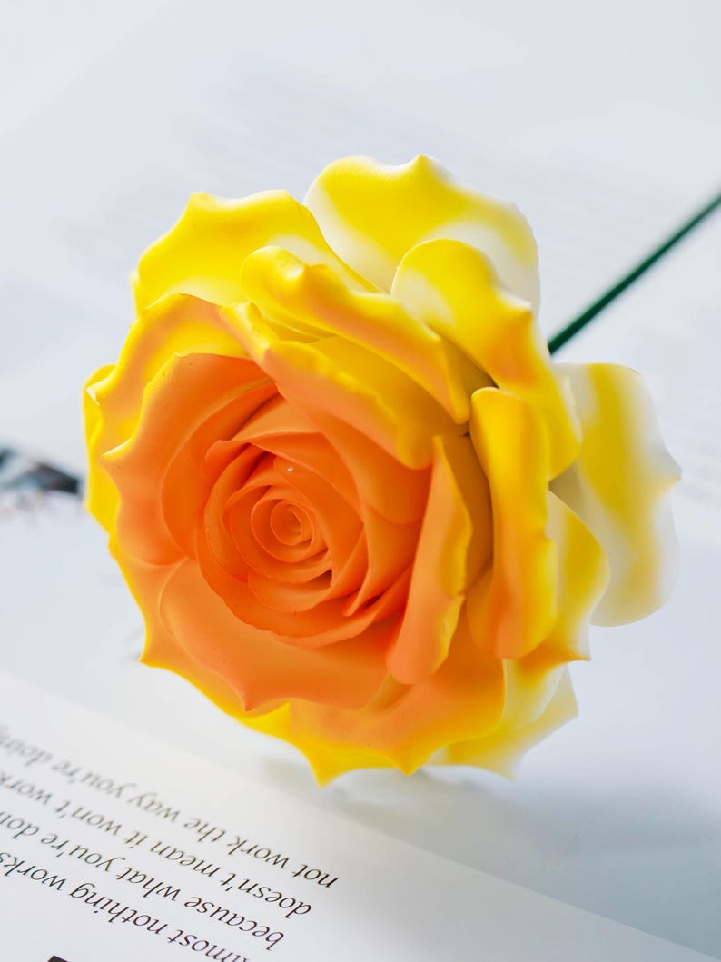 Rose manta orange en céramique, fleur éternelle décorative, décoration intérieur moderne, 8,7 cm