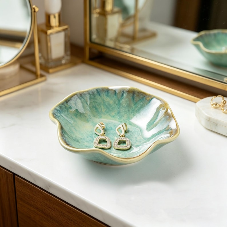 Plateau à bijoux en céramique avec bordure florale - Porte-bagues décoratif pour vanité