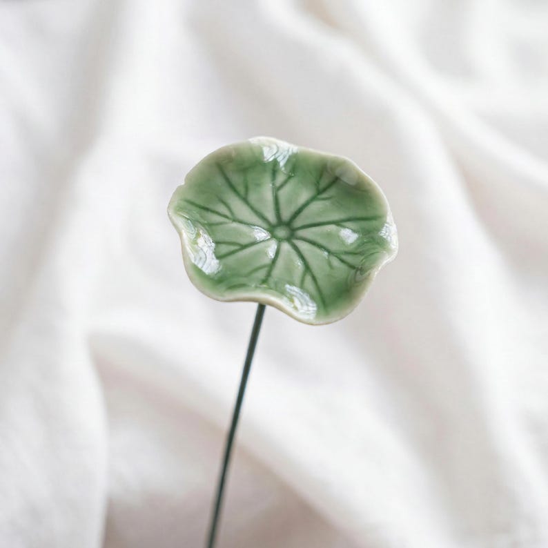 Tiges de plantes artificielles en céramique, feuille de lotus, gousse de lotus, trèfle à quatre feuilles, bouton de tulipe, décoration pour vase, imitation verdure, sans entretien