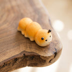 Chenille en poterie orange, décoration de bureau miniature, ornement insecte rustique