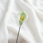Tige de lys calla en céramique 25 cm, fleur sculptée émaillée brillante, décoration intérieure