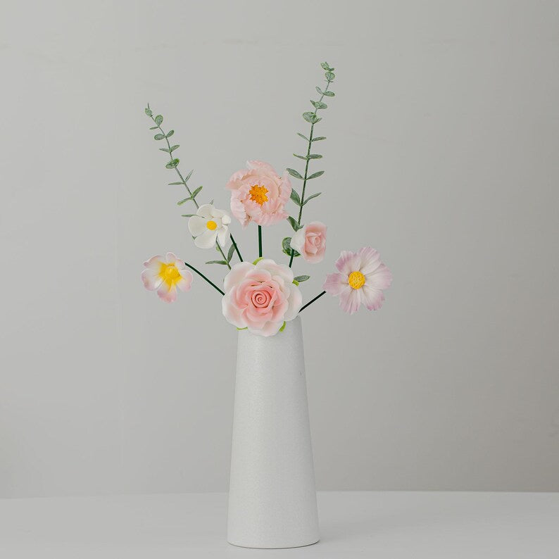 Bouquet de fleurs en céramique, Lys non ouverts, Décoration intérieur moderne, Cadeau Fête des Mères