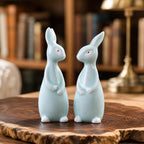 Figurine de couple de lapins en céramique bleu clair, statue d'animal décorative