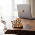Figurine de couple de chats en céramique orange tigré, décoration de bureau rustique, poterie artisanale 7 cm