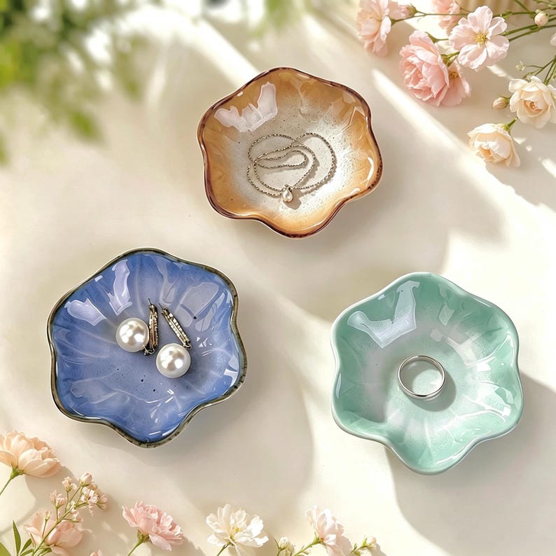 Plateau à bijoux en céramique à motif floral, porte-bagues et vide-poches décoratif pour coiffeuse