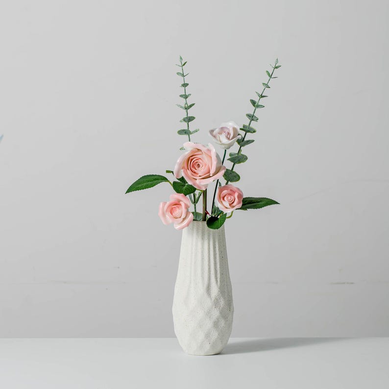 Rose en céramique rose, fleur éternelle faite main pour décoration intérieure